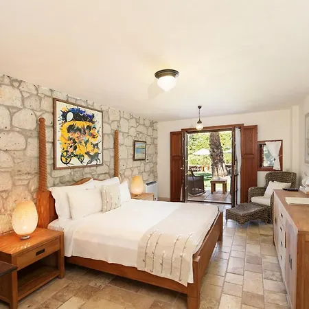 Hotel Kapari - Special Category 4*