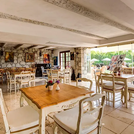 Kapari - Special Category ホテル 4*